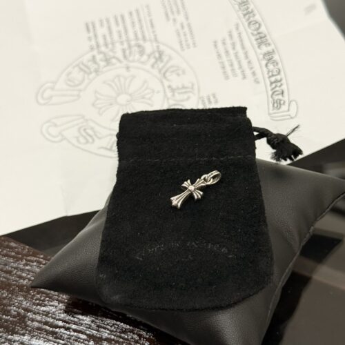 Chrome hearts Baby fat cross pendan