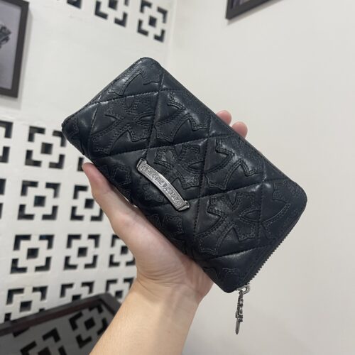 CHROME HEARTS CROSS PATCH ZIP WALLET